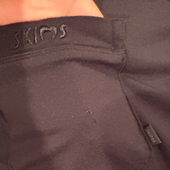 SKIMS Black Pajama Shorts Set - Picture 4 of 7